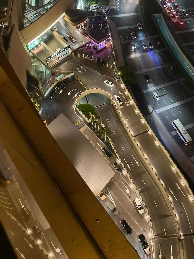 Address Dubai Mall Fashion Avenue Studio 17 Floor Birleşik Arap Emirlikleri